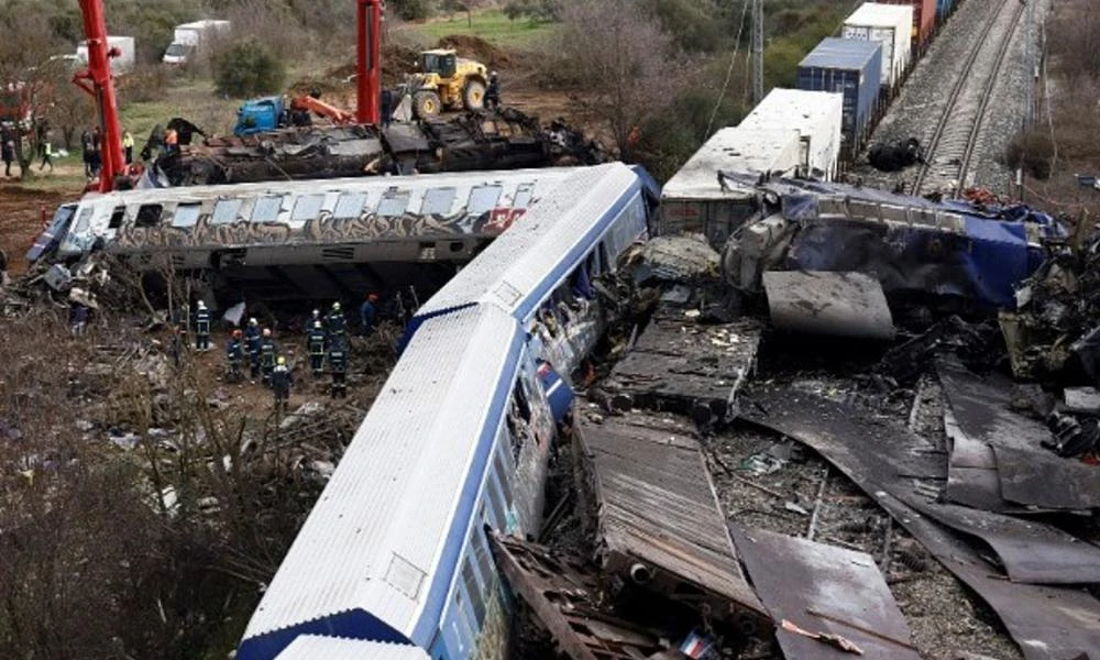 «Στα μαχαίρια» κυβέρνηση και ΠΑΣΟΚ για τα Τέμπη